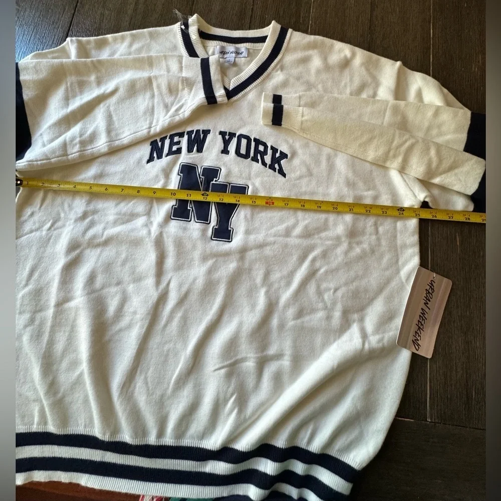 Classic New York V-Neck Sweater - White and Navy Blue NWT